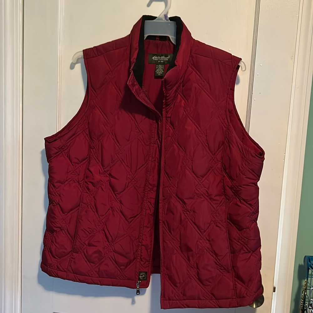 Women’s burgundy Eddie Bauer Vest XXL.